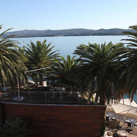 Ferienwohnung Penthouse By The Sea Tivat Exterior foto