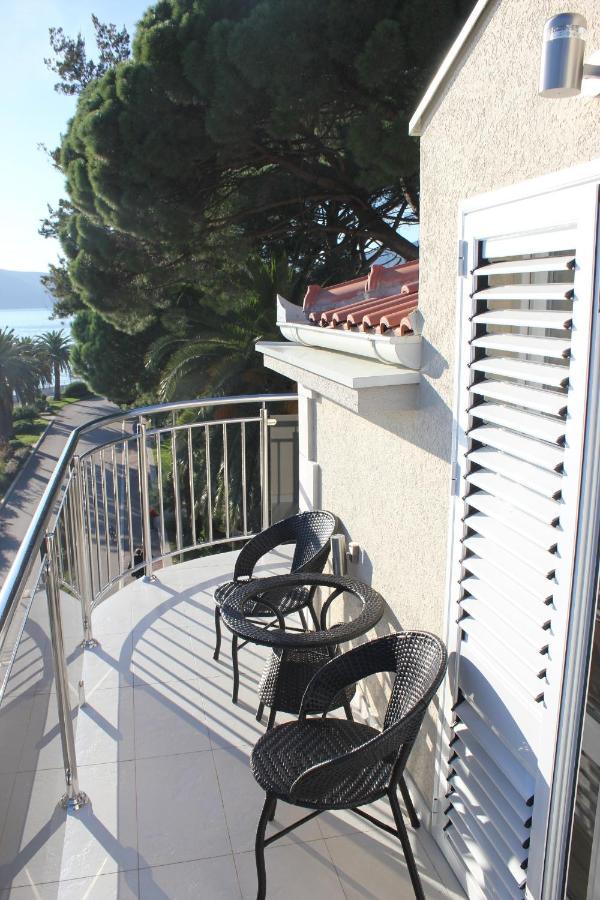 Ferienwohnung Penthouse By The Sea Tivat Exterior foto