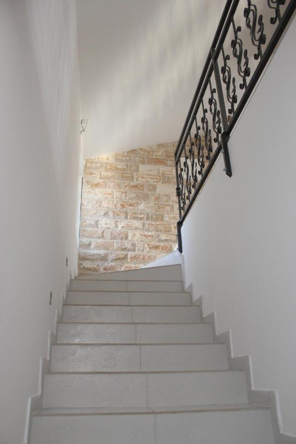 Ferienwohnung Penthouse By The Sea Tivat Exterior foto