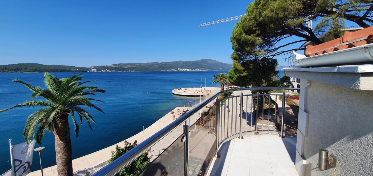Ferienwohnung Penthouse By The Sea Tivat Exterior foto